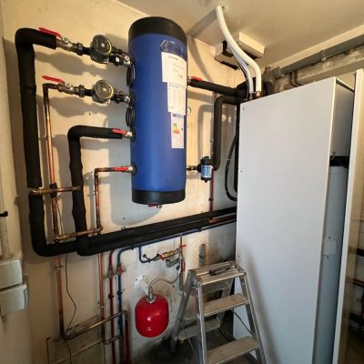 Pompe à chaleur 2 zones de chauffage + ECS 240 litres intégré.